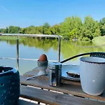 Hausboot Schwanennest Ботель