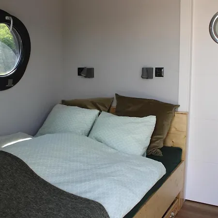 Hausboot Schwanennest *