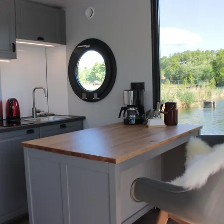 Ботель Hausboot Schwanennest