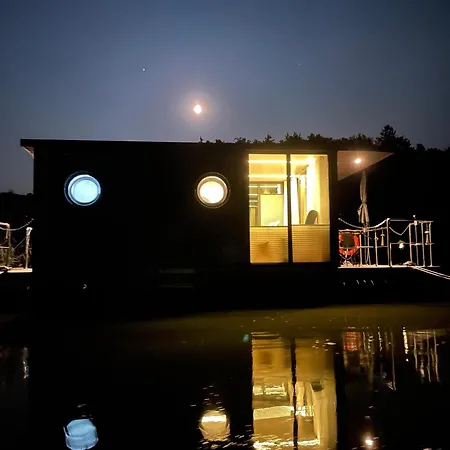 Hausboot Schwanennest *