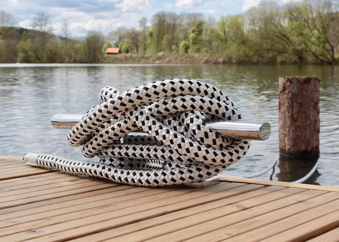 船屋 Hausboot Schwanennest *