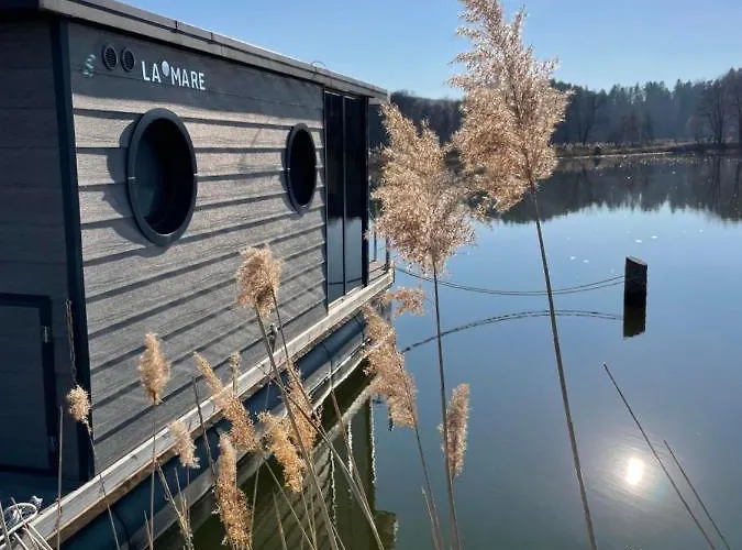 Hausboot Schwanennest * Kirchberg an der Raab