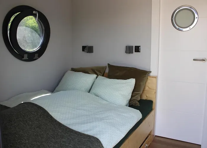 Hausboot Schwanennest *