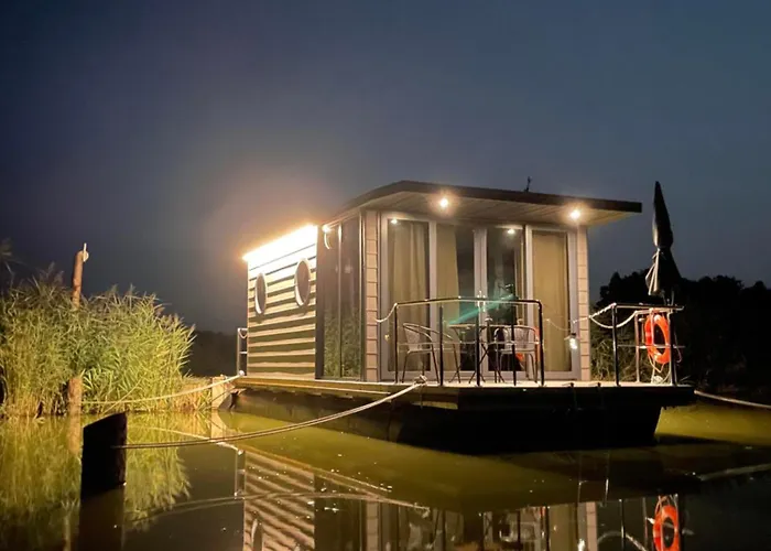 Hausboot Schwanennest 船屋 Kirchberg an der Raab
